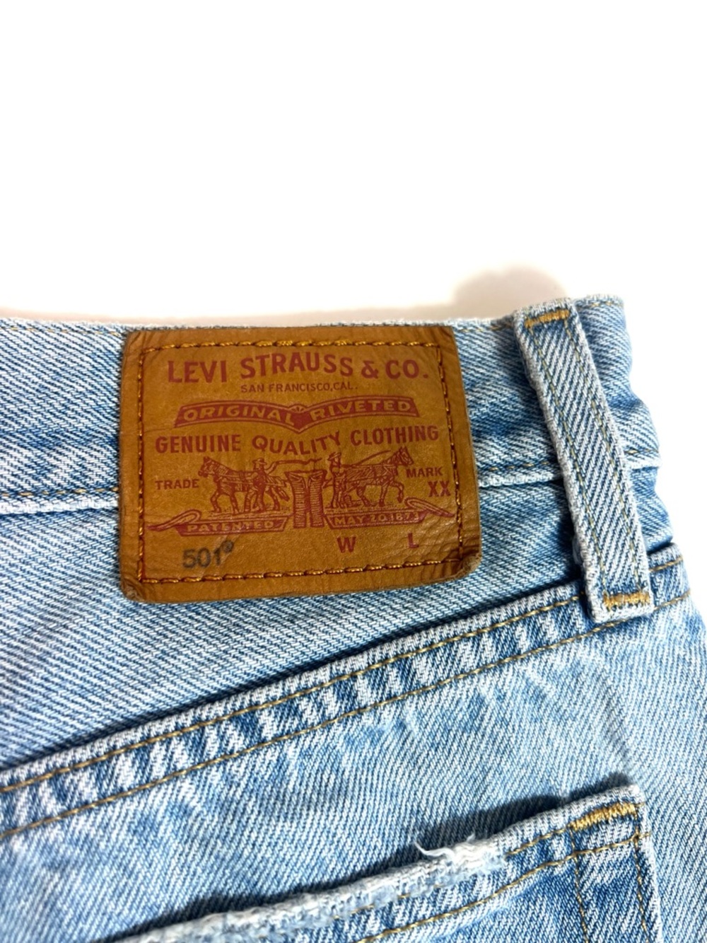 Levi’s Premium Denim Jean Shorts Distressed Size 28 - Picture 6 of 13